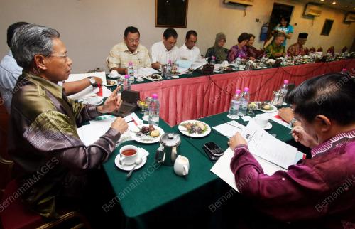 MUSTAPA MOHAMED