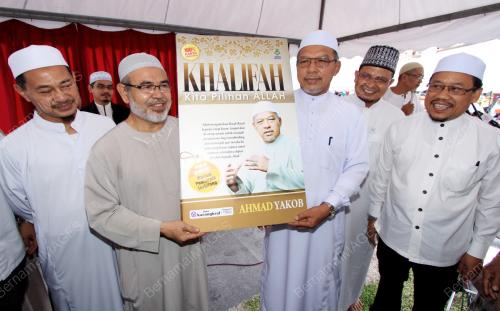 KB02_17102014_PELANCARAN_BUKU