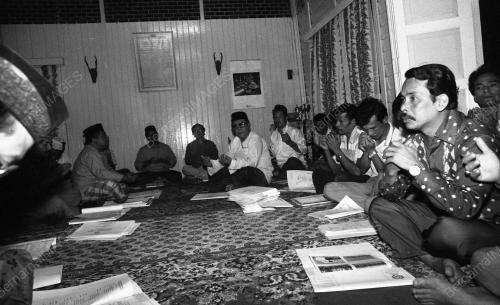 KB02_18022015_MESYUARAT_UMNO