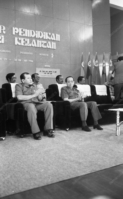 KB02_18022015_SEMINAR_PENDIDIKAN