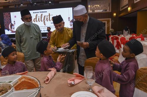 DATUK AHMAD YAKOB