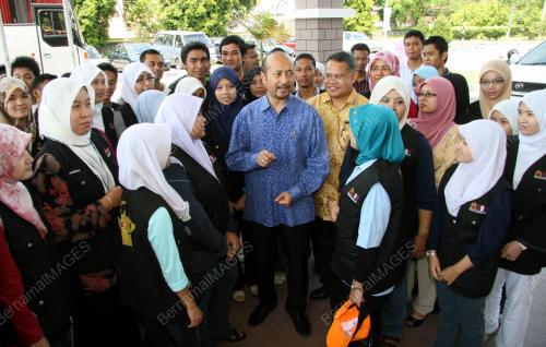 MUKHRIZ TUN MAHATHIR