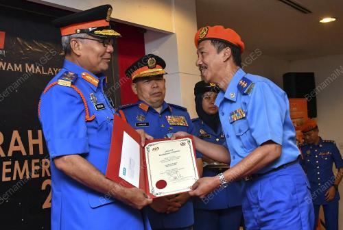DATUK SERI MOHD REDZUAN YUSOF