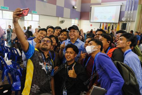 TAN SRI ANNUAR MUSA