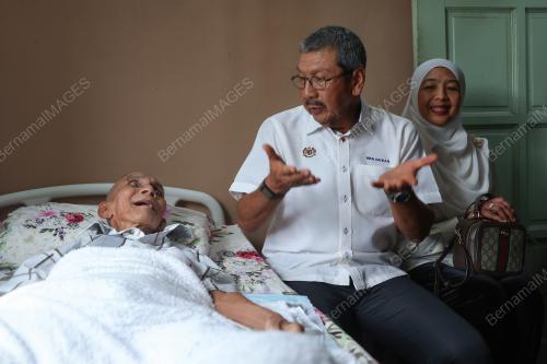 TAN SRI WAN AHMAD DAHLAN ABDUL AZIZ