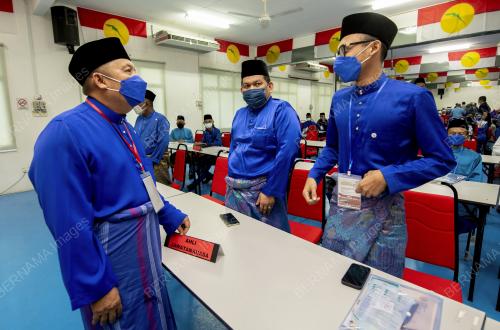 DATUK AHMAD JAZLAN YAAKUB