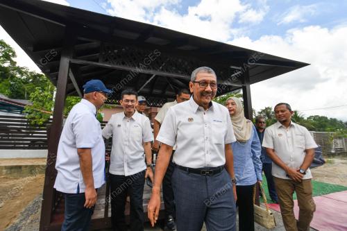 TAN SRI WAN AHMAD DAHLAN ABDUL AZIZ