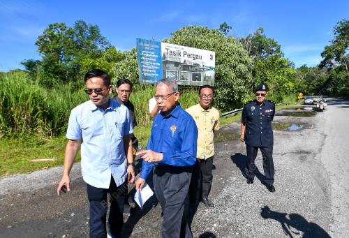 DATUK SERI MUSTAPA MOHAMED