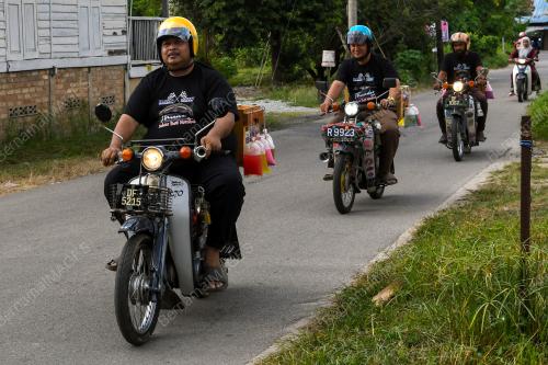 I PHOSO HONDA C70