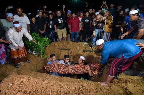 KEBUMI JENAZAH ALLAHYARHAM ISTIQOMAH