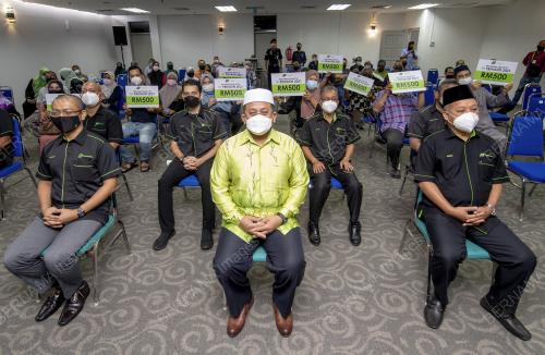DATUK AHMAD MARZUK SHAARY