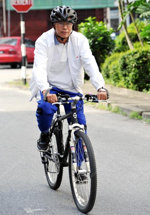 WAN HASHIM WAN MAHMOOD