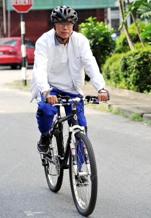 WAN HASHIM WAN MAHMOOD