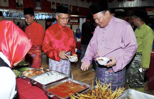 KB02_21072015_UMNO_AIDILFITRI