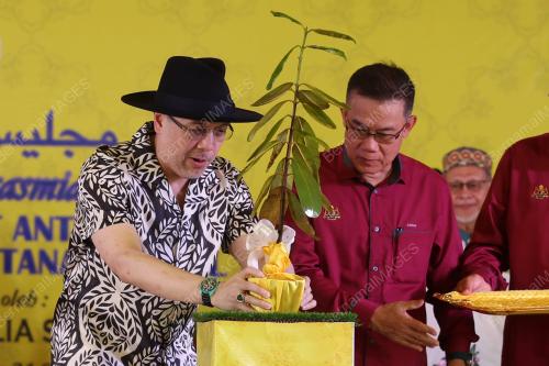 TENGKU MUHAMMAD FAKHRY PETRA