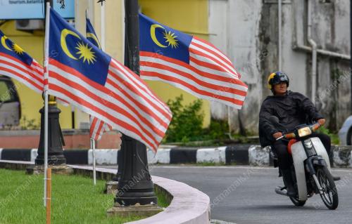 TINJAUAN BULAN KEMERDEKAAN