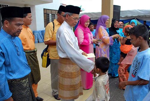 MUSTAPA MOHAMED