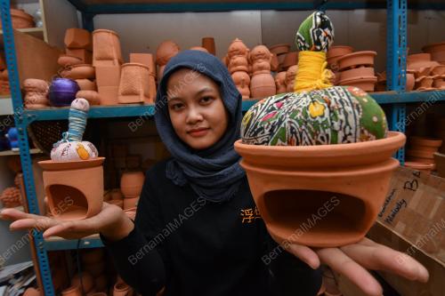 BELIPOT TANAH LIAT