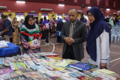 KEMBARA MAJALAH DALAM KELAS