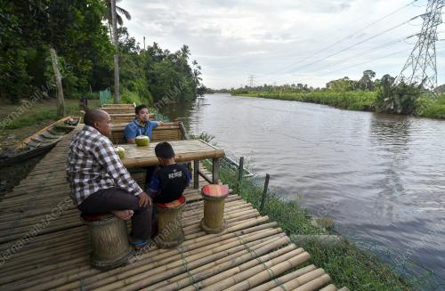 KAMPUNG PULAU TENGAH