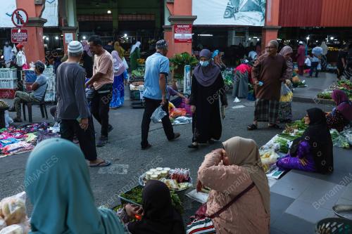PENIAGA WANITA PASAR SITI KHADIJAH