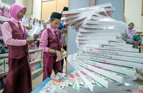 KB02_23042015_PESTA_BUKU