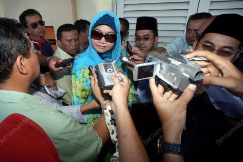 ELIA SUHANA AHMAD