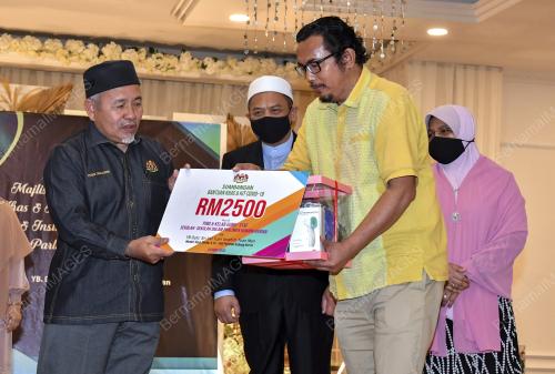 DATUK TUAN IBRAHIM TUAN MAN