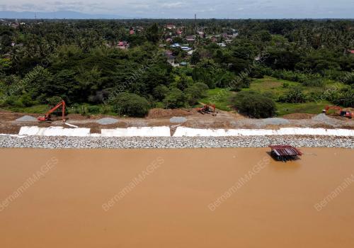 PROJEK TEBATAN BANJIR SUNGAI KELANTAN