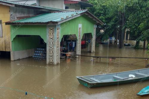 TINJAUAN BANJIR DI KG TERSANG