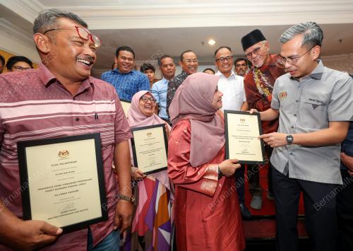 AHMAD FAHMI MOHAMED FADZIL