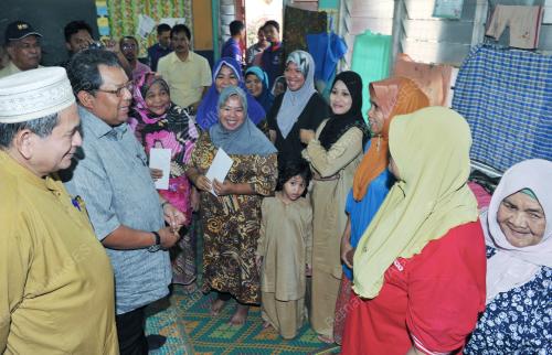 DATUK DR AWANG ADEK HUSSEIN