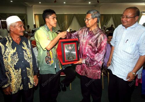MUSTAPA MOHAMED