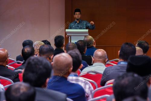 SENATOR DR ZULKIFLI HASAN