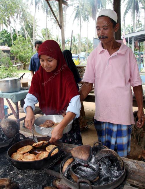 KUIH AKOK