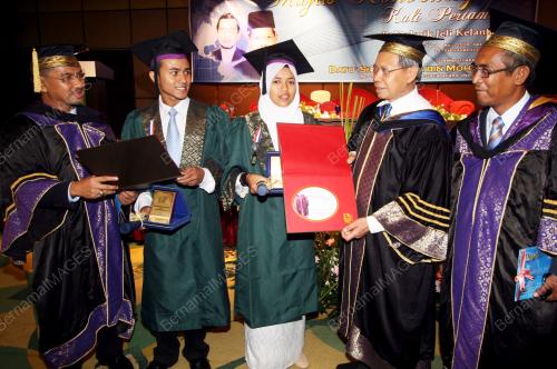 MUSTAPA MOHAMED