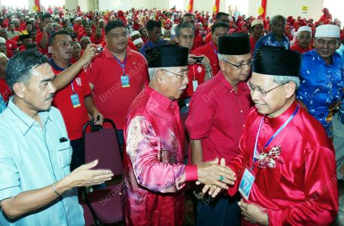DATUK SERI MUSTAPA MOHAMED