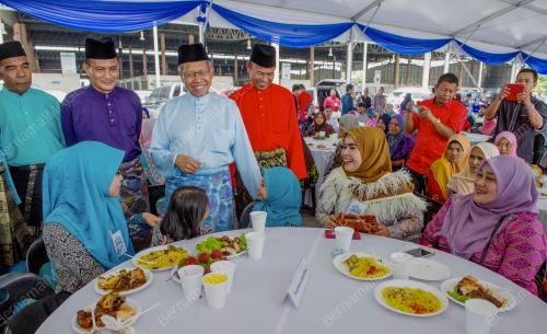 KB02_28062017_MESRA_RAYA_BN201706227779