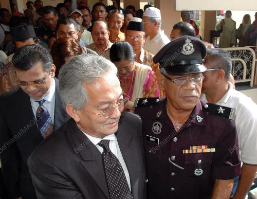 NIK SAPEIA NIK YUSOFF