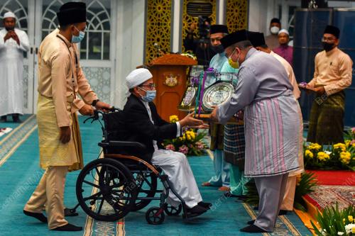DR TENGKU MUHAMMAD FAIZ PETRA