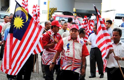 AWANG ADEK HUSSIN