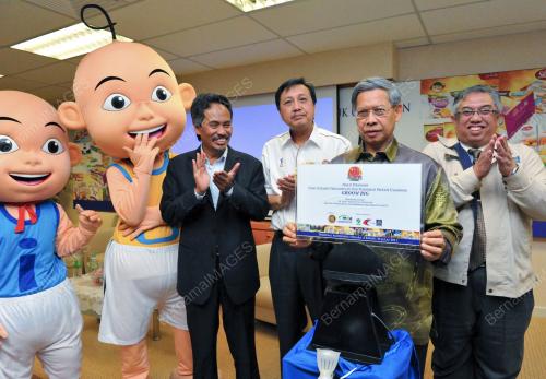 DATUK SERI MUSTAPA MOHAMED