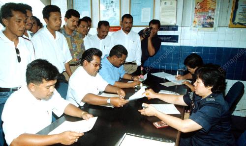 KB03-_19_10_2000PEMUDA_-_BANTAH_14012016
