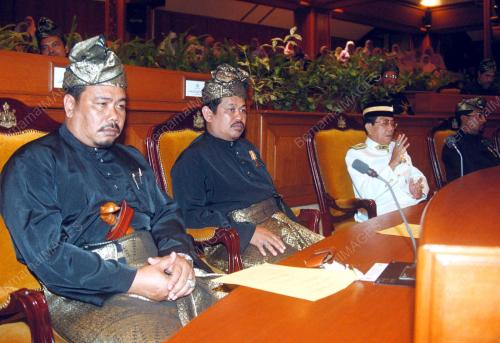 KB03-_30-10_2000_ADUN_BN_HADIR_14012016