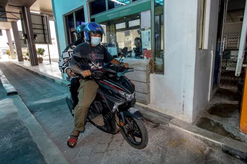 PEMBUKAAN SEMPADAN DARAT