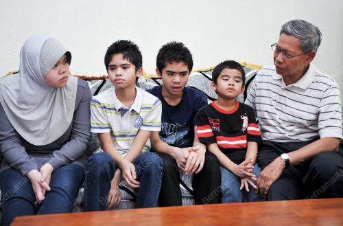 KB03_02022014_ANAK_AZIZUL