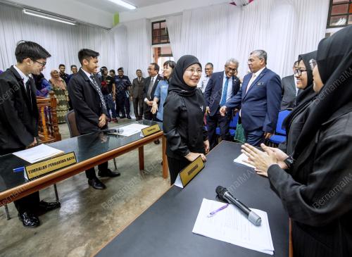 TAN SRI TENGKU MAIMUN TUAN MAT