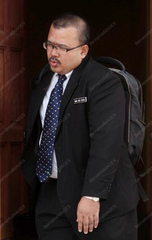 WAN ABDUL RAZAK WAN HUSSEIN