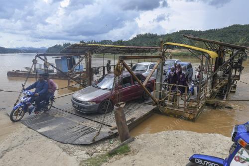 TINJAUAN PENGKALAN FERI MUSIM PERAYAAN