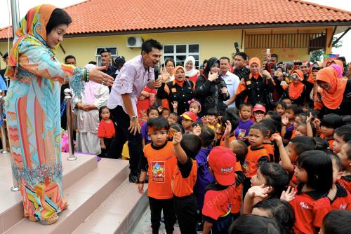 DATIN SERI ROSMAH MANSOR
